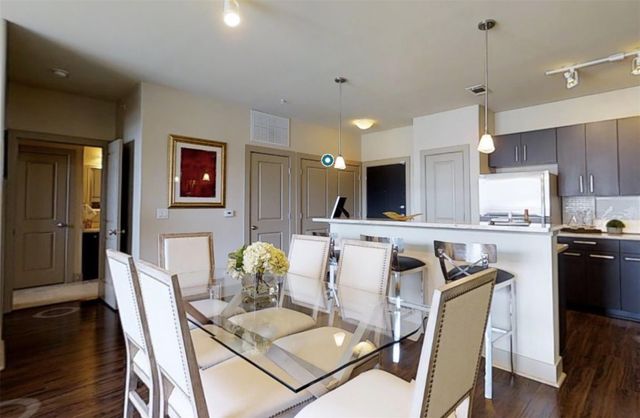 1340 W Gray Street 220, Houston, TX 77019