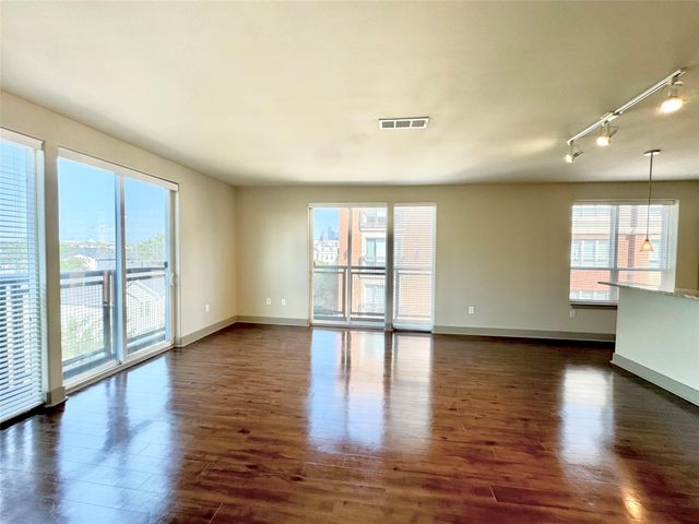 1340 W Gray Street 220, Houston, TX 77019