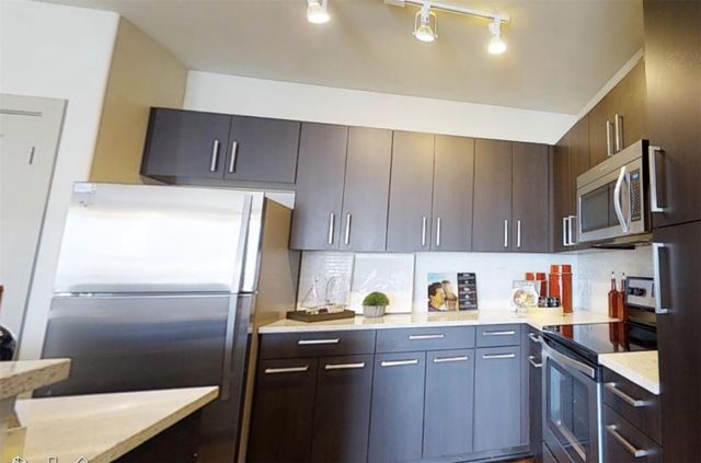 1340 W Gray Street 220, Houston, TX 77019