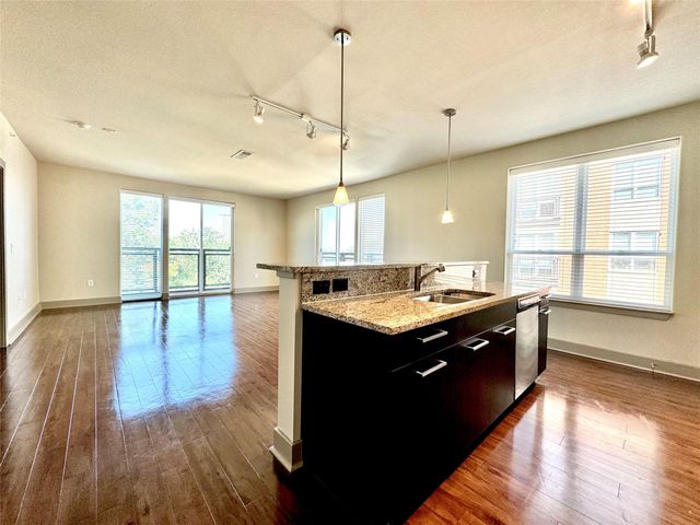 1340 W Gray Street 220, Houston, TX 77019