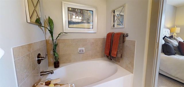 1340 W Gray Street 220, Houston, TX 77019
