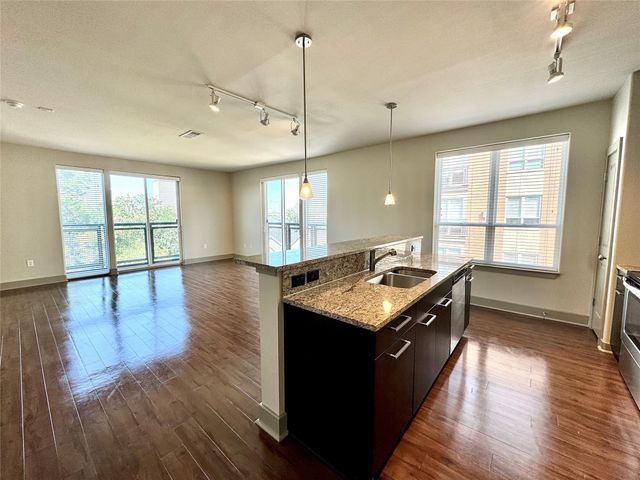 1340 W Gray Street 220, Houston, TX 77019