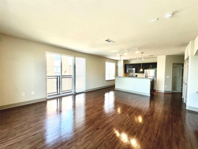 1340 W Gray Street 220, Houston, TX 77019