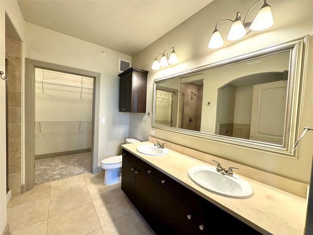 1340 W Gray Street 220, Houston, TX 77019