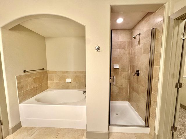 1340 W Gray Street 220, Houston, TX 77019