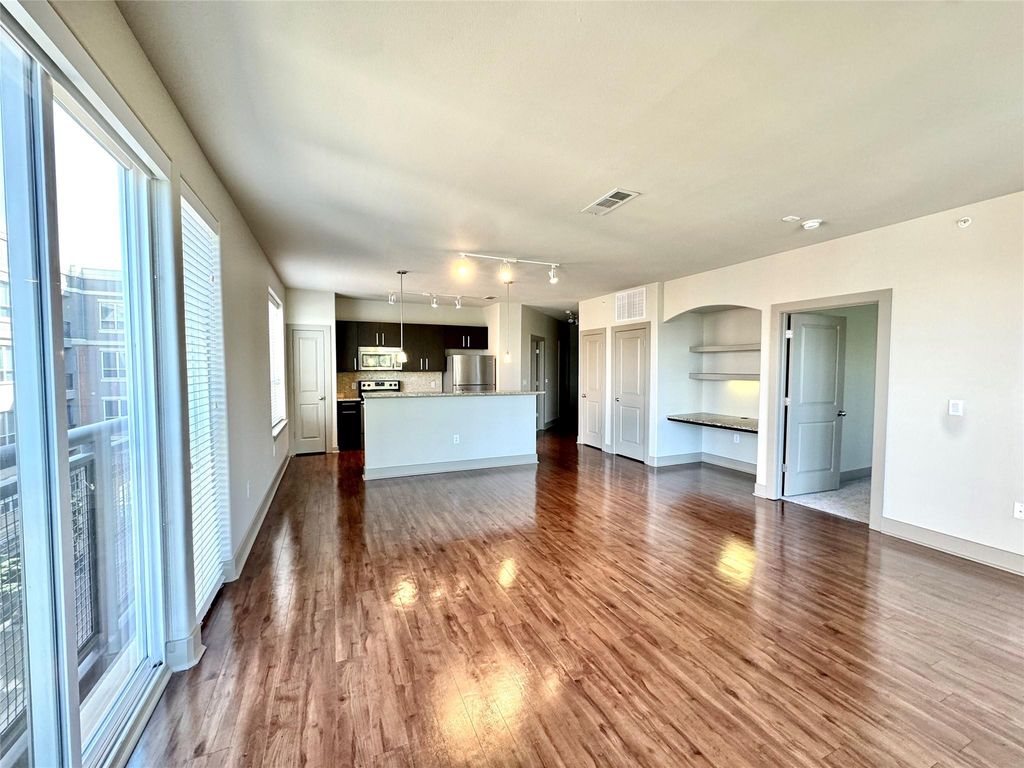 1340 W Gray Street 220, Houston, TX 77019