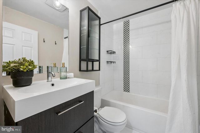 743-00 S 52ND ST, Philadelphia, PA 19143