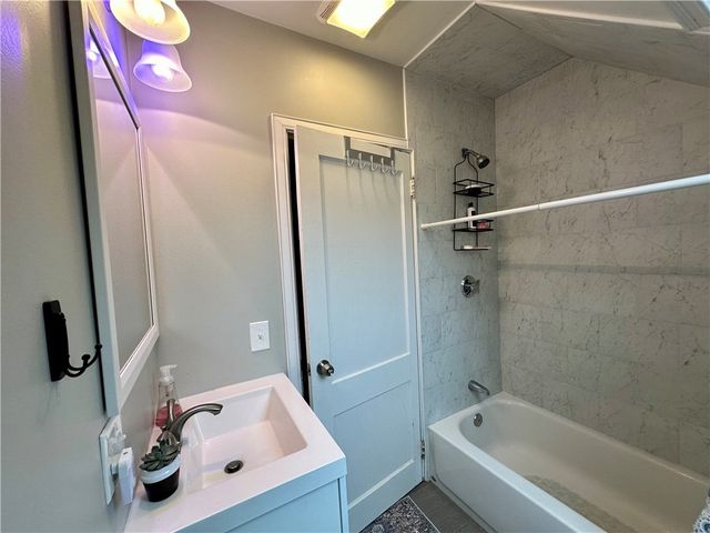 1001 Narragansett Boulevard 1, Providence, RI 02905
