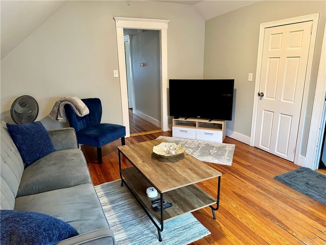 1001 Narragansett Boulevard 1, Providence, RI 02905