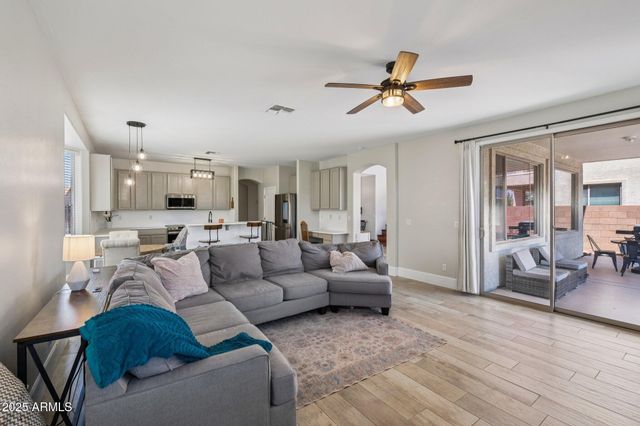 16639 W SAGUARO Lane, Surprise, AZ 85388