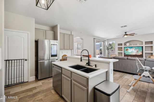 16639 W SAGUARO Lane, Surprise, AZ 85388