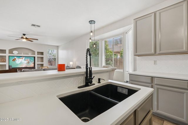 16639 W SAGUARO Lane, Surprise, AZ 85388