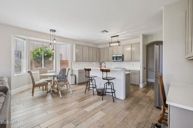 16639 W SAGUARO Lane, Surprise, AZ 85388