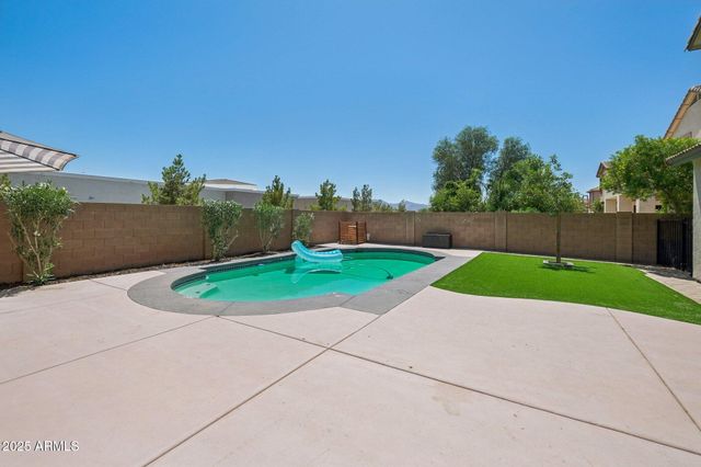 16639 W SAGUARO Lane, Surprise, AZ 85388