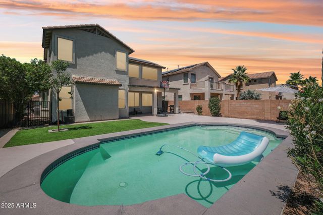 16639 W SAGUARO Lane, Surprise, AZ 85388