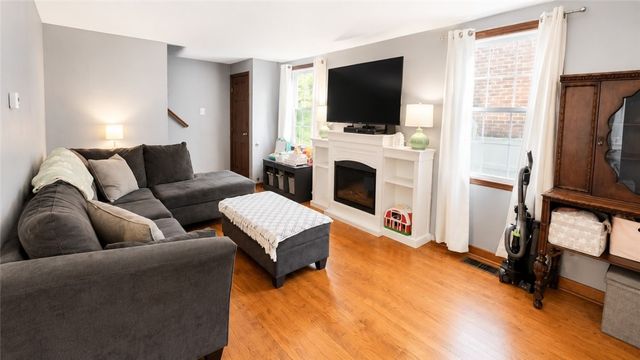 1139 W 11th St, Mckees Rocks, PA 15136