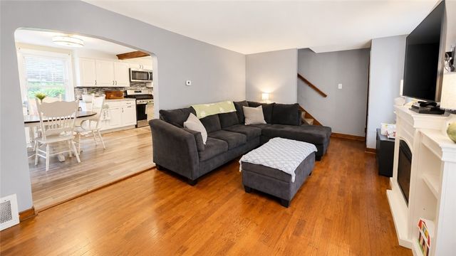 1139 W 11th St, Mckees Rocks, PA 15136