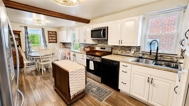 1139 W 11th St, Mckees Rocks, PA 15136
