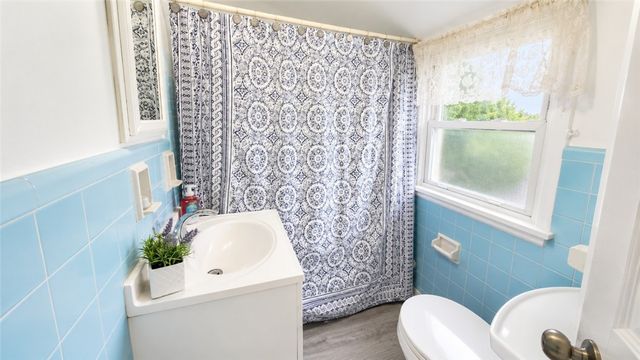1139 W 11th St, Mckees Rocks, PA 15136