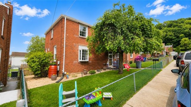 1139 W 11th St, Mckees Rocks, PA 15136