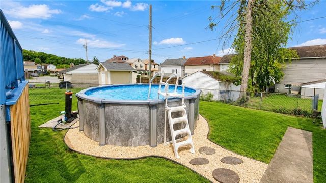 1139 W 11th St, Mckees Rocks, PA 15136