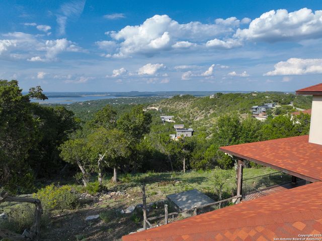 2000 Village Oak, Canyon Lake, TX 78133
