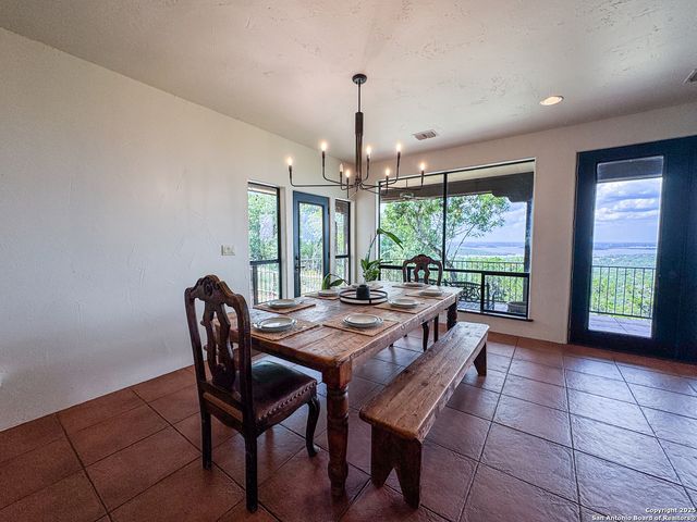 2000 Village Oak, Canyon Lake, TX 78133