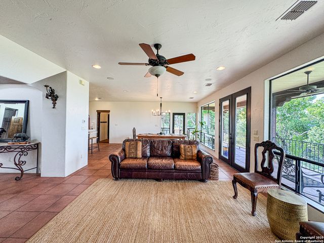 2000 Village Oak, Canyon Lake, TX 78133