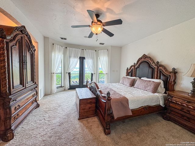 2000 Village Oak, Canyon Lake, TX 78133