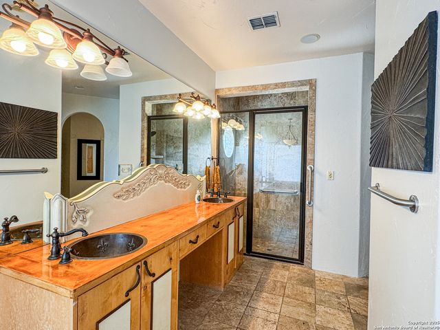 2000 Village Oak, Canyon Lake, TX 78133