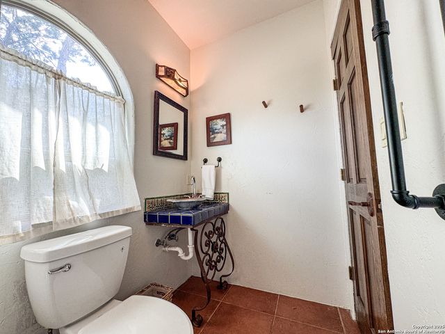 2000 Village Oak, Canyon Lake, TX 78133