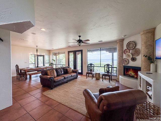 2000 Village Oak, Canyon Lake, TX 78133