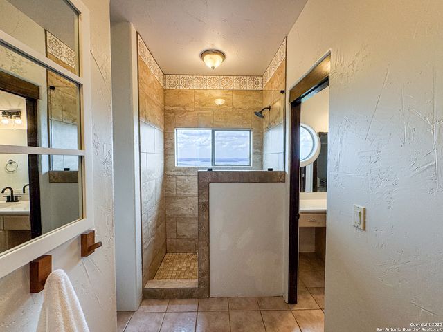 2000 Village Oak, Canyon Lake, TX 78133