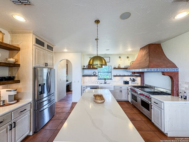 2000 Village Oak, Canyon Lake, TX 78133