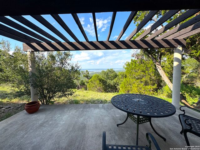 2000 Village Oak, Canyon Lake, TX 78133