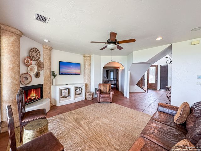 2000 Village Oak, Canyon Lake, TX 78133