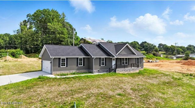 100 JACK St, Tazewell, TN 37879