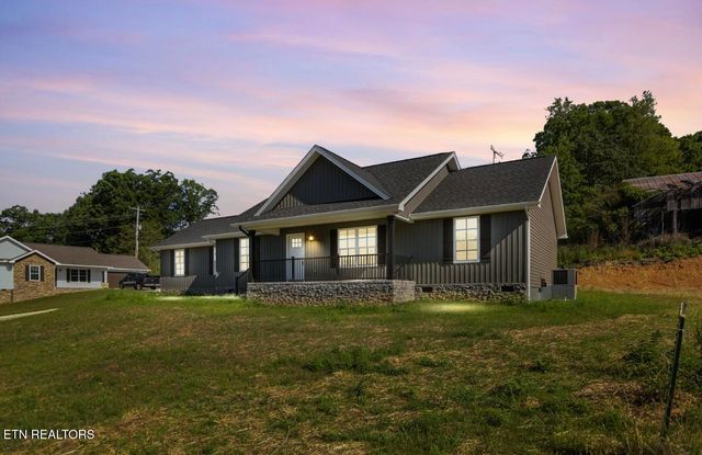 100 JACK St, Tazewell, TN 37879