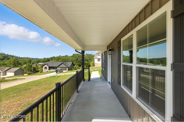 100 JACK St, Tazewell, TN 37879