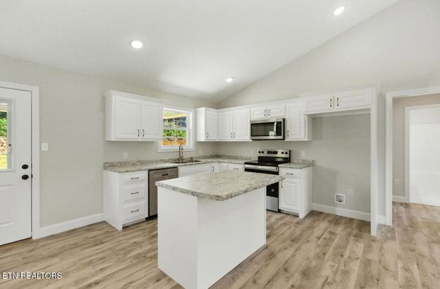 100 JACK St, Tazewell, TN 37879