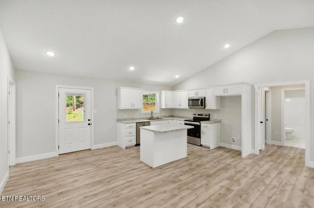 100 JACK St, Tazewell, TN 37879