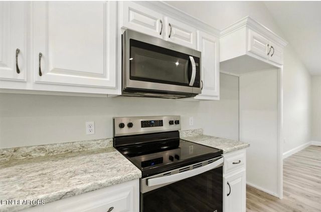 100 JACK St, Tazewell, TN 37879