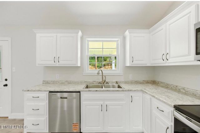 100 JACK St, Tazewell, TN 37879