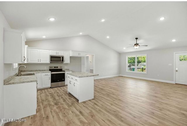 100 JACK St, Tazewell, TN 37879