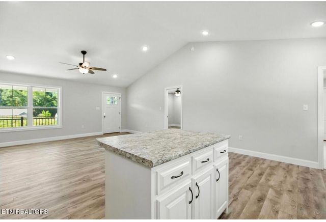 100 JACK St, Tazewell, TN 37879