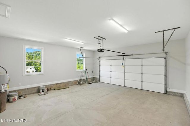 100 JACK St, Tazewell, TN 37879