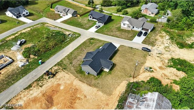 100 JACK St, Tazewell, TN 37879