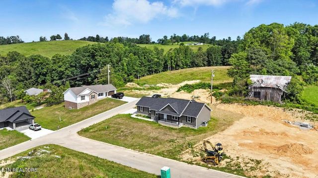 100 JACK St, Tazewell, TN 37879