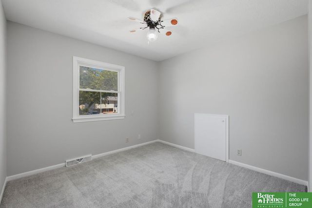 5018 S 94th Street, Omaha, NE 68127
