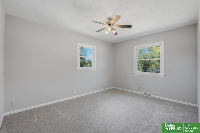5018 S 94th Street, Omaha, NE 68127